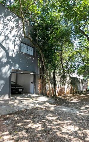 Casa à venda com 390m², 4 quartos e 4 vagas Casa à venda com 390m², 4 quartos e 4 vagasFachada