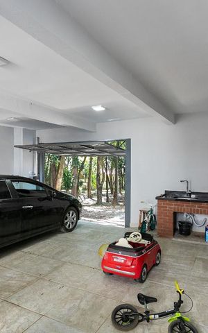 Casa à venda com 390m², 4 quartos e 4 vagas Casa à venda com 390m², 4 quartos e 4 vagasChurrasqueira