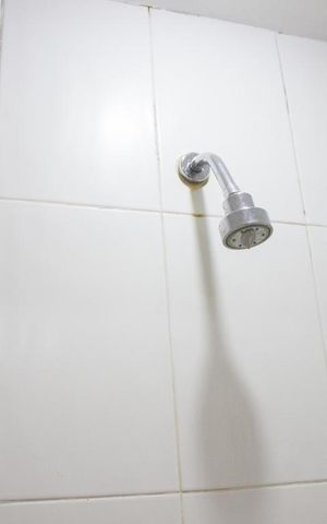 Casa de condomínio à venda com 320m², 6 quartos e 1 vaga Casa de condomínio à venda com 320m², 6 quartos e 1 vagaBanheiro da Suite