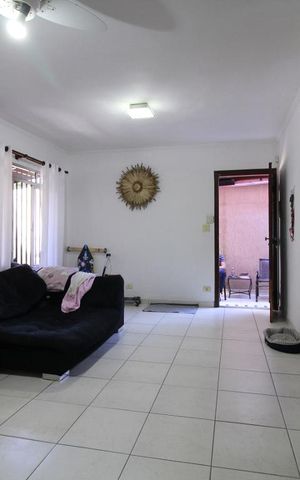 Casa à venda com 150m², 3 quartos e 2 vagasSala