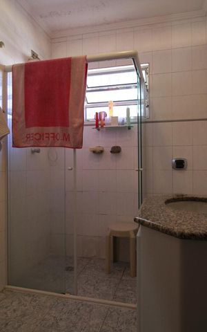 Casa à venda com 150m², 3 quartos e 2 vagasBanheiro