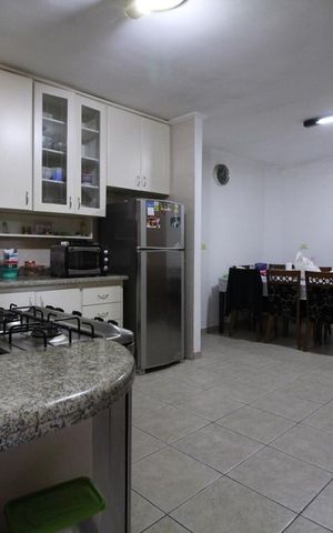 Casa à venda com 150m², 3 quartos e 2 vagasCozinha