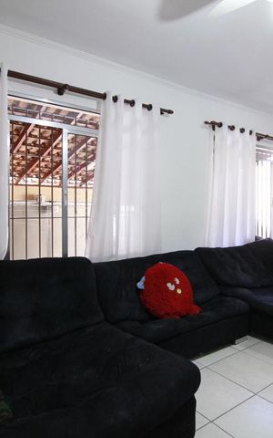 Casa à venda com 150m², 3 quartos e 2 vagasSala