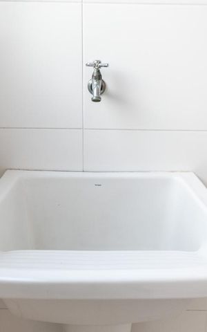 Apartamento para alugar com 175m², 4 quartos e 2 vagas Apartamento para alugar com 175m², 4 quartos e 2 vagasLavanderia