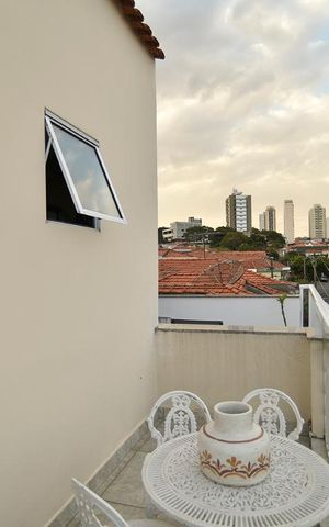 Casa à venda com 161m², 3 quartos e 2 vagasVaranda