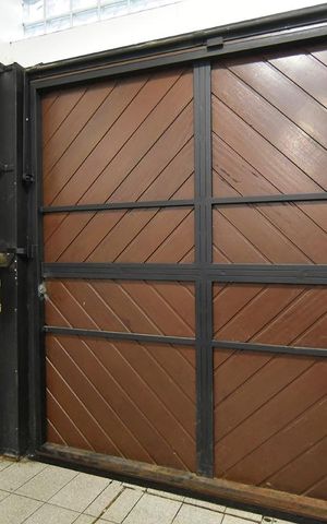 Casa à venda com 161m², 3 quartos e 2 vagasGaragem - Porta Automática