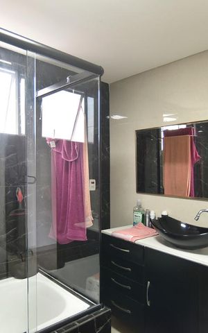 Casa à venda com 161m², 3 quartos e 2 vagasBanheiro da Suite