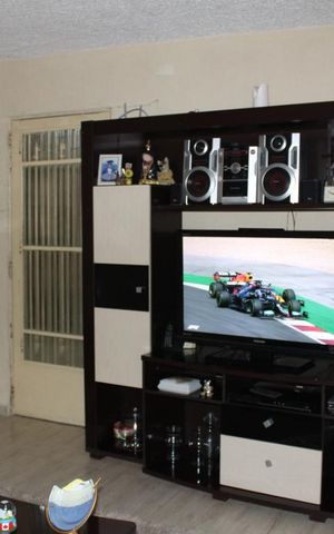 Casa à venda com 250m², 2 quartos e 2 vagasSala