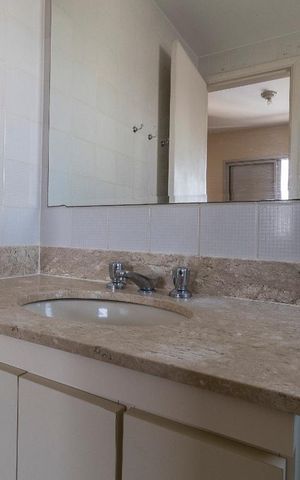 Apartamento para alugar com 70m², 2 quartos e 1 vaga Apartamento para alugar com 70m², 2 quartos e 1 vagaBanheiro da Suíte