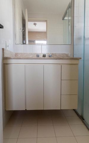Apartamento para alugar com 70m², 2 quartos e 1 vaga Apartamento para alugar com 70m², 2 quartos e 1 vagaBanheiro da Suíte