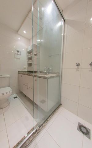 Apartamento para alugar com 87m², 2 quartos e 2 vagas Apartamento para alugar com 87m², 2 quartos e 2 vagasBanheiro da Suíte