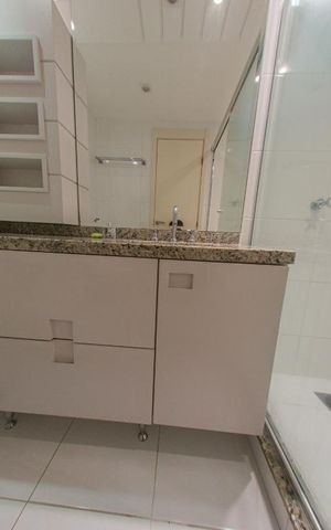 Apartamento para alugar com 87m², 2 quartos e 2 vagas Apartamento para alugar com 87m², 2 quartos e 2 vagasBanheiro da Suíte