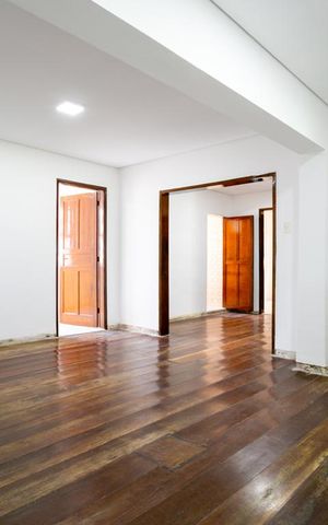 Casa à venda com 110m², 3 quartos e 2 vagas Casa à venda com 110m², 3 quartos e 2 vagasSala de Estar