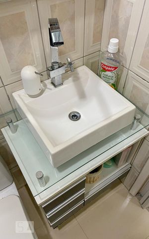 Casa de condomínio à venda com 114m², 3 quartos e 1 vaga Casa de condomínio à venda com 114m², 3 quartos e 1 vagaBanheiro segundo andar
