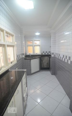 Casa para alugar com 220m², 4 quartos e 3 vagasCozinha