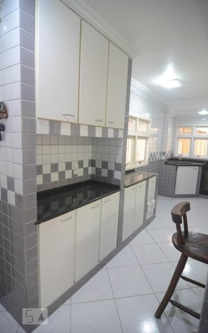 Casa para alugar com 220m², 4 quartos e 3 vagasCozinha