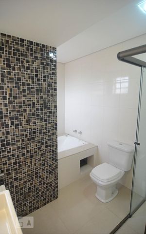 Casa para alugar com 220m², 4 quartos e 3 vagasBanheiro