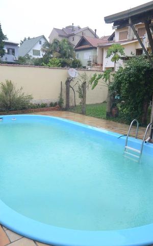 Casa para alugar com 220m², 4 quartos e 3 vagasÁrea comum - Piscina