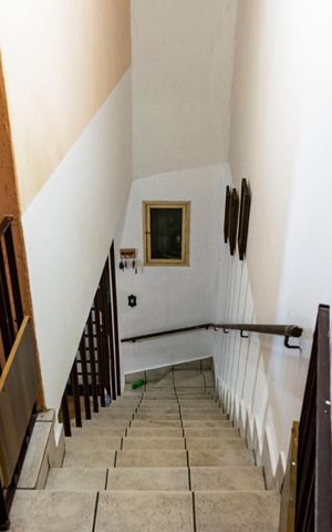 Casa à venda com 100m², 3 quartos e 2 vagas2o. Andar - Escadas