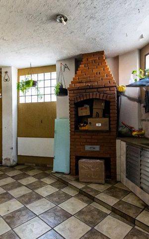 Casa à venda com 100m², 3 quartos e 2 vagasChurrasqueira
