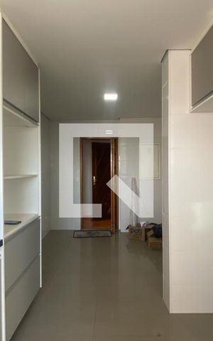 Apartamento à venda com 200m², 4 quartos e 3 vagas Apartamento à venda com 200m², 4 quartos e 3 vagasCozinha