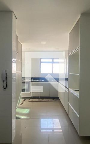 Apartamento à venda com 200m², 4 quartos e 3 vagas Apartamento à venda com 200m², 4 quartos e 3 vagasCozinha