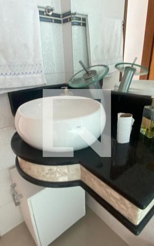 Apartamento à venda com 200m², 4 quartos e 3 vagas Apartamento à venda com 200m², 4 quartos e 3 vagasBanheiro da Suíte 2 Cobertura