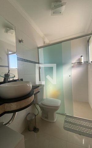 Apartamento à venda com 200m², 4 quartos e 3 vagas Apartamento à venda com 200m², 4 quartos e 3 vagasBanheiro da Suíte 2 Cobertura