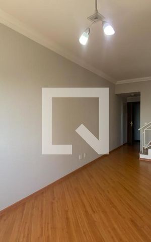 Apartamento à venda com 200m², 4 quartos e 3 vagas Apartamento à venda com 200m², 4 quartos e 3 vagasSala