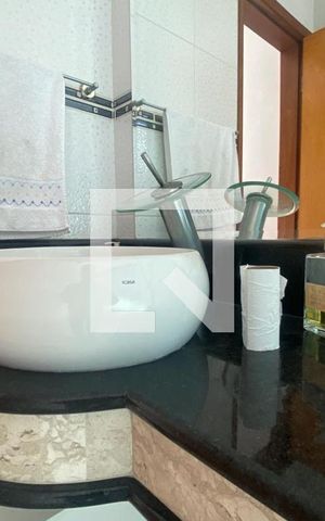 Apartamento à venda com 200m², 4 quartos e 3 vagas Apartamento à venda com 200m², 4 quartos e 3 vagasBanheiro da Suíte 2 Cobertura