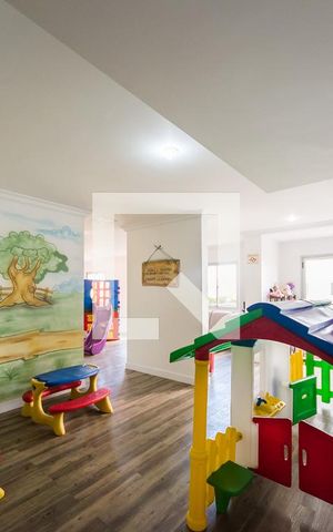 Apartamento à venda com 200m², 4 quartos e 3 vagas Apartamento à venda com 200m², 4 quartos e 3 vagasÁrea Comum
