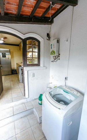 Casa à venda com 350m², 3 quartos e 2 vagas Casa à venda com 350m², 3 quartos e 2 vagasÁrea de Serviço