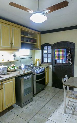 Casa à venda com 350m², 3 quartos e 2 vagas Casa à venda com 350m², 3 quartos e 2 vagasCozinha