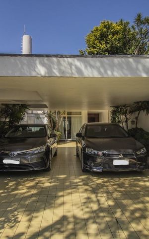 Casa para alugar com 600m², 4 quartos e 4 vagas Casa para alugar com 600m², 4 quartos e 4 vagasGaragem