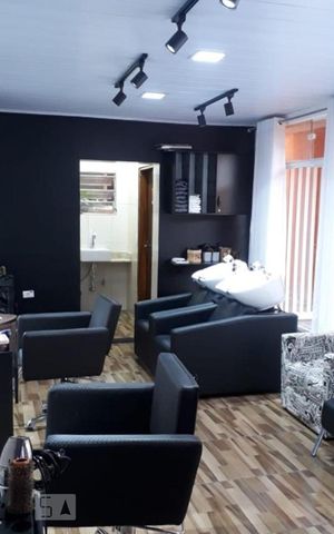 Casa à venda com 400m², 3 quartos e 2 vagas Casa à venda com 400m², 3 quartos e 2 vagasSalão de Festas