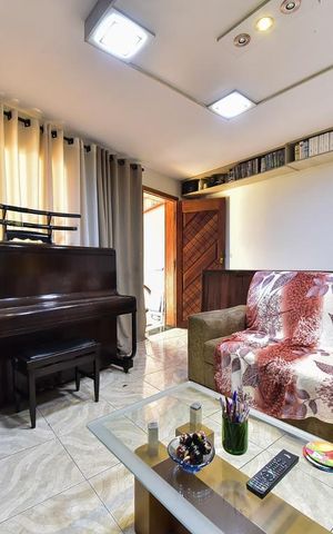 Casa à venda com 400m², 3 quartos e 2 vagas Casa à venda com 400m², 3 quartos e 2 vagasSala