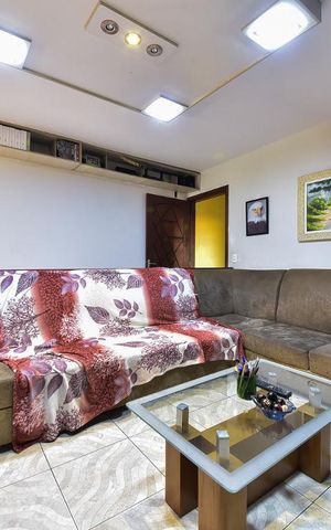 Casa à venda com 400m², 3 quartos e 2 vagas Casa à venda com 400m², 3 quartos e 2 vagasSala