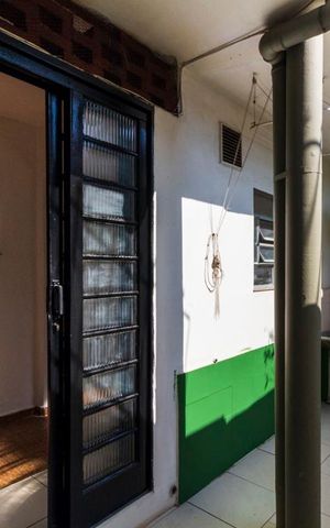 Casa à venda com 45m², 1 quarto e sem vagaQuintal