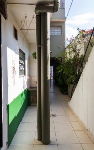 Casa à venda com 45m², 1 quarto e sem vagaQuintal