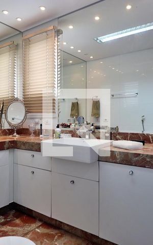 Apartamento à venda com 227m², 3 quartos e 4 vagasBanheiro da Suíte 3