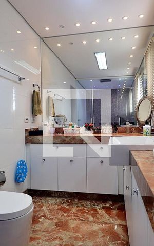 Apartamento à venda com 227m², 3 quartos e 4 vagasBanheiro da Suíte 3