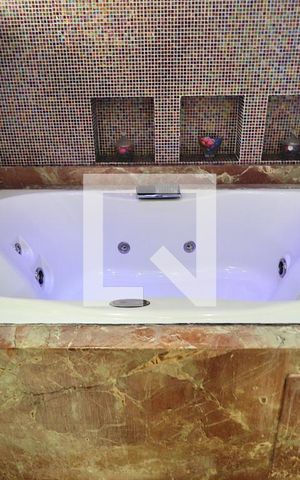 Apartamento à venda com 227m², 3 quartos e 4 vagasBanheiro da Suíte 3