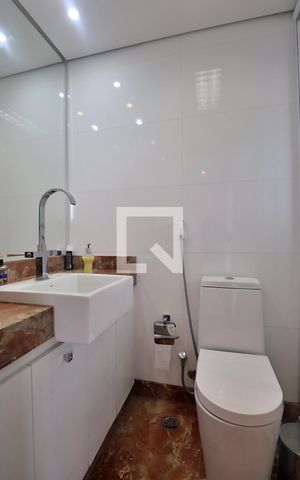 Apartamento à venda com 227m², 3 quartos e 4 vagasBanheiro da Suíte 1