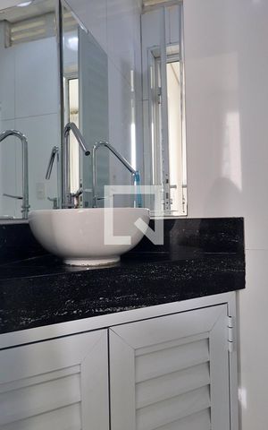 Apartamento à venda com 227m², 3 quartos e 4 vagasBanheiro de serviço
