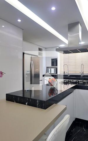 Apartamento à venda com 227m², 3 quartos e 4 vagasCozinha