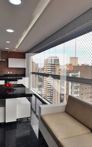 Apartamento à venda com 227m², 3 quartos e 4 vagasVaranda