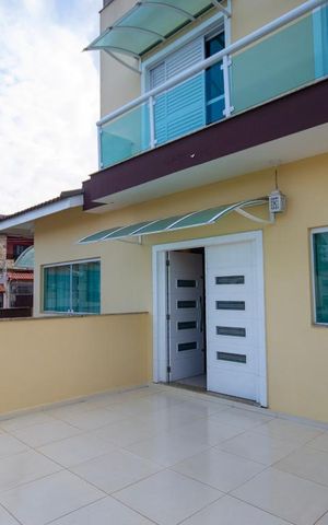 Casa à venda com 280m², 4 quartos e 6 vagas Casa à venda com 280m², 4 quartos e 6 vagasSacada