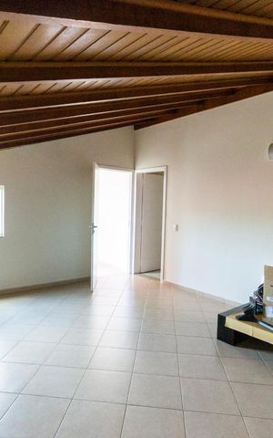 Casa à venda com 280m², 4 quartos e 6 vagas Casa à venda com 280m², 4 quartos e 6 vagasSótão
