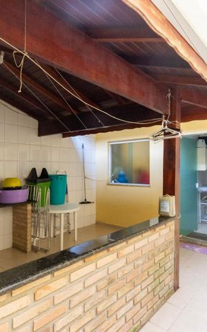 Casa à venda com 280m², 4 quartos e 6 vagas Casa à venda com 280m², 4 quartos e 6 vagasChurrasqueira
