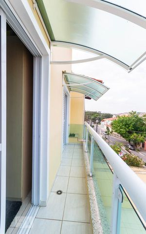 Casa à venda com 280m², 4 quartos e 6 vagas Casa à venda com 280m², 4 quartos e 6 vagasVaranda do quarto